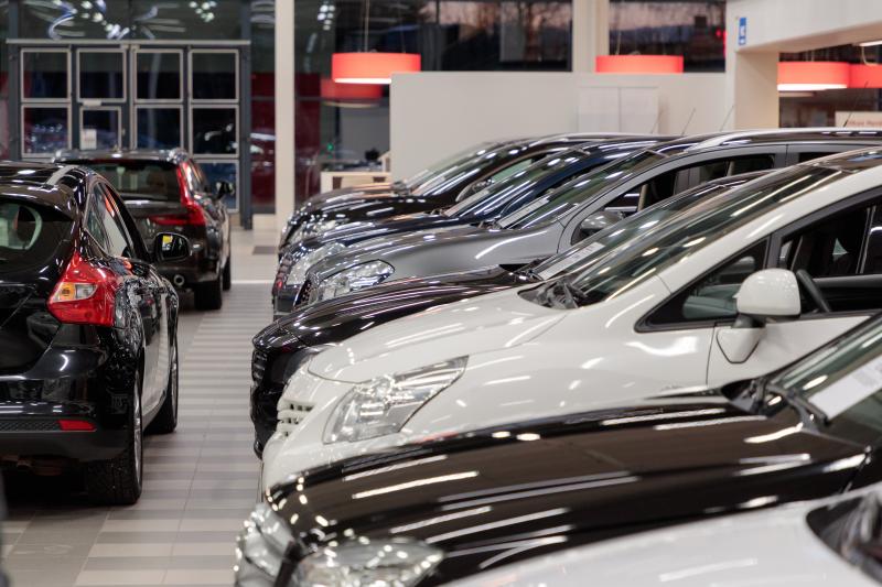 Visiter un showroom de voitures, les avantages pour choisir votre prochain v&eacute;hicule
